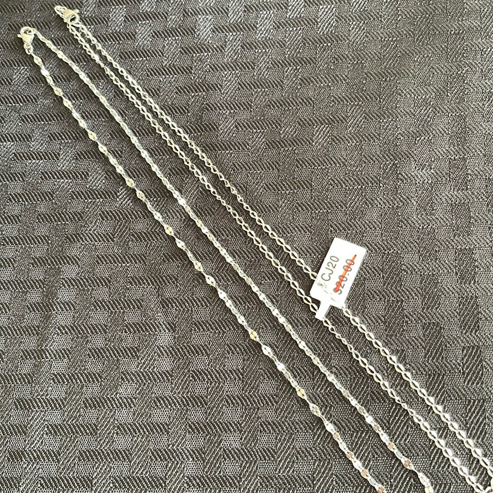 1278- 2 silver colored Kalifano necklaces